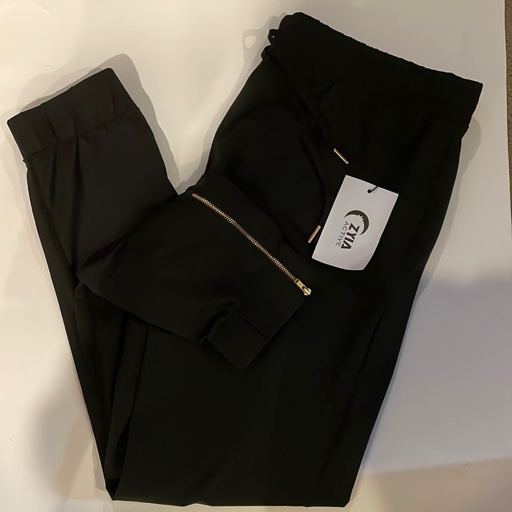 Zyia Active Black Everywhere Zipper Jogger